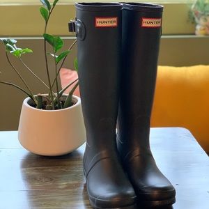 HUNTER BOOTS